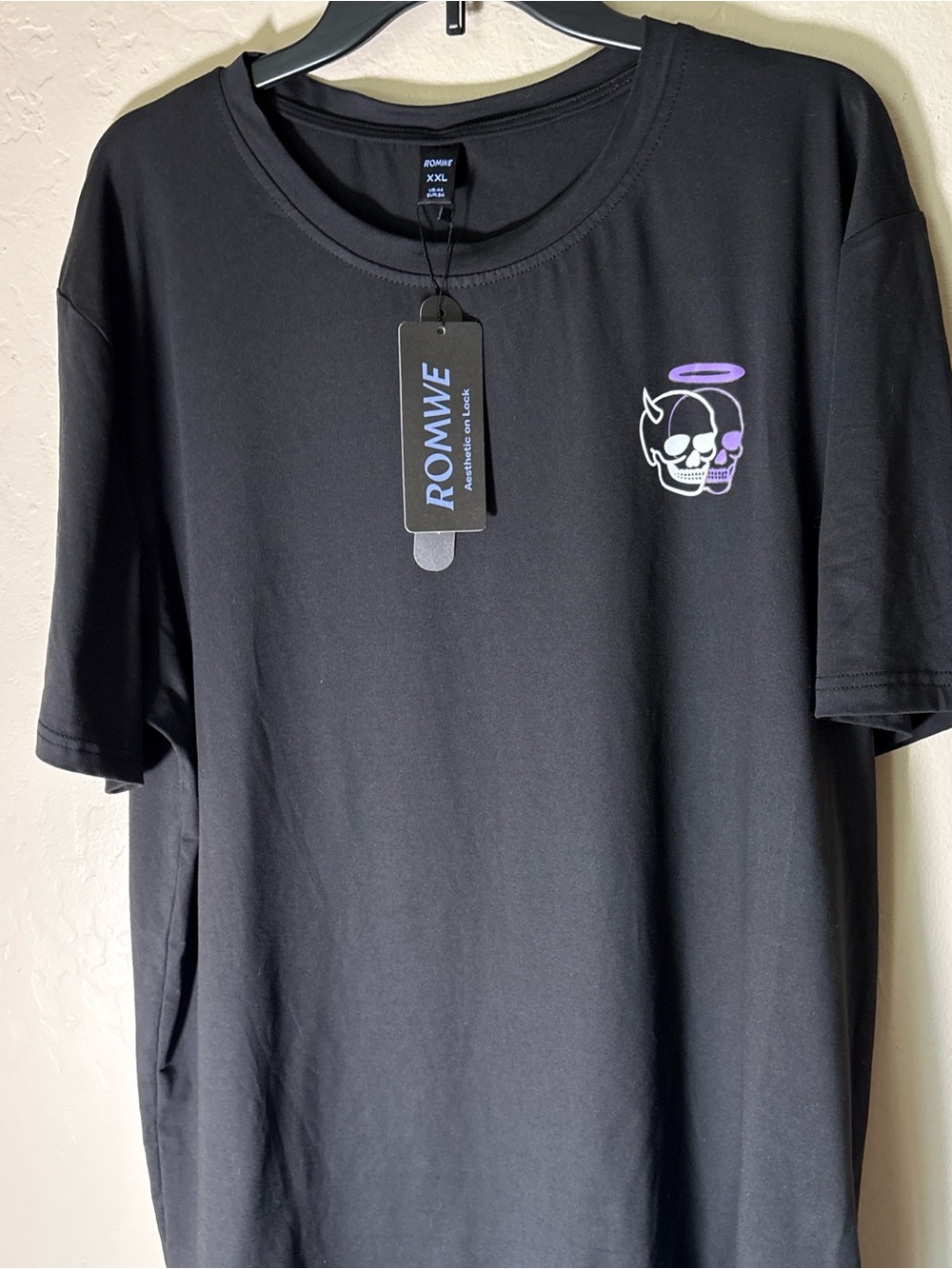 ROMWE Black Short-Sleeve Tee with Purple Skull & Halo Graphic